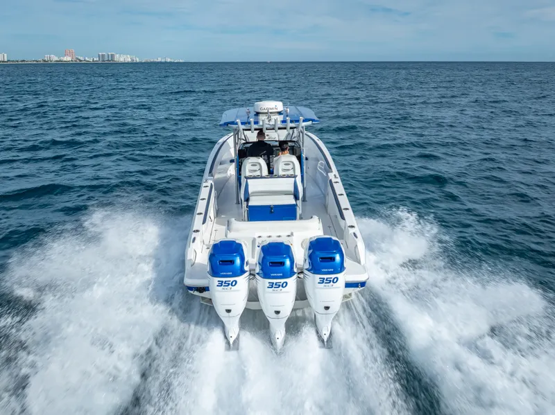 Slide: The Image of Nortech 340 Sport Center Console 2015 - 23