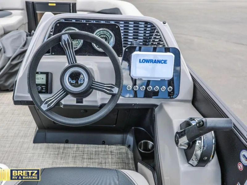 Slide: The Image of Barletta Boats A24UC 2026 - 18