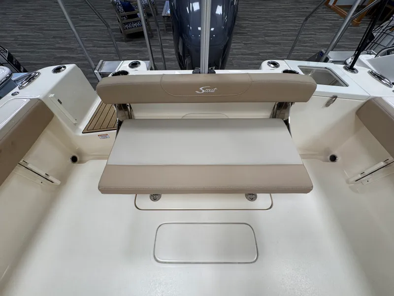 Slide: The Image of Scout 215 Dorado 2024 - 13