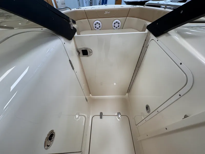 Slide: The Image of Scout 215 Dorado 2024 - 7