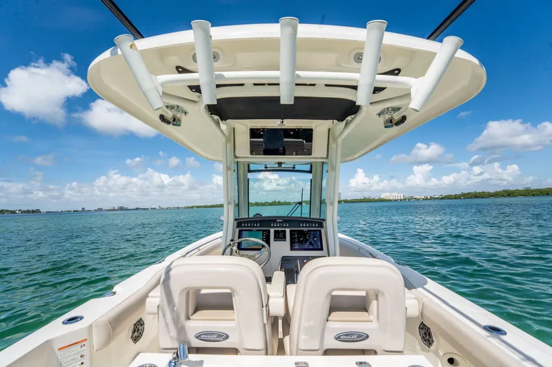 Slide: The Image of Boston Whaler 280 Outrage 2024 - 36