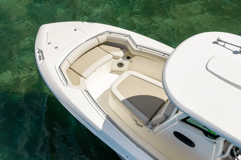 Slide: The Image of Boston Whaler 280 Outrage 2024 - 23