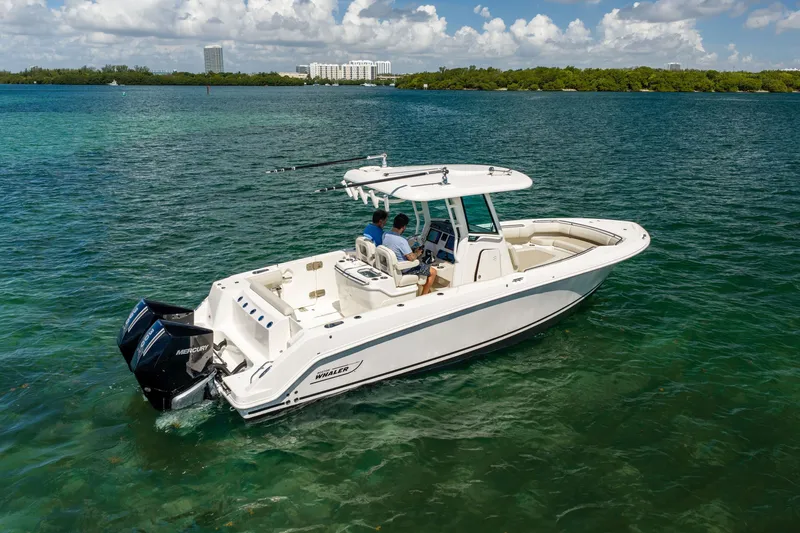 Slide: The Image of Boston Whaler 280 Outrage 2024 - 22