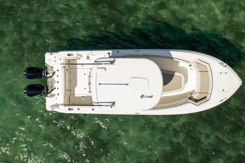 Slide: The Image of Boston Whaler 280 Outrage 2024 - 19