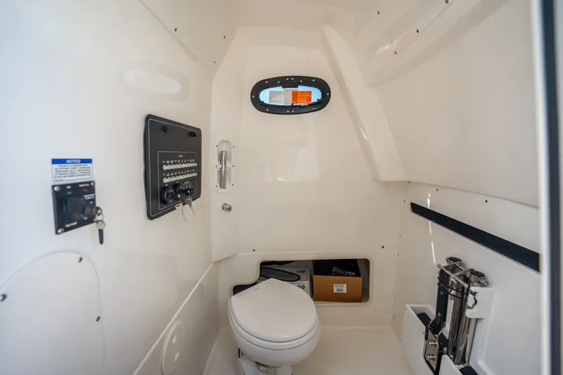 Slide: The Image of Boston Whaler 280 Outrage 2024 - 33