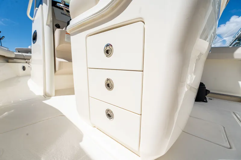 Slide: The Image of Boston Whaler 280 Outrage 2024 - 25