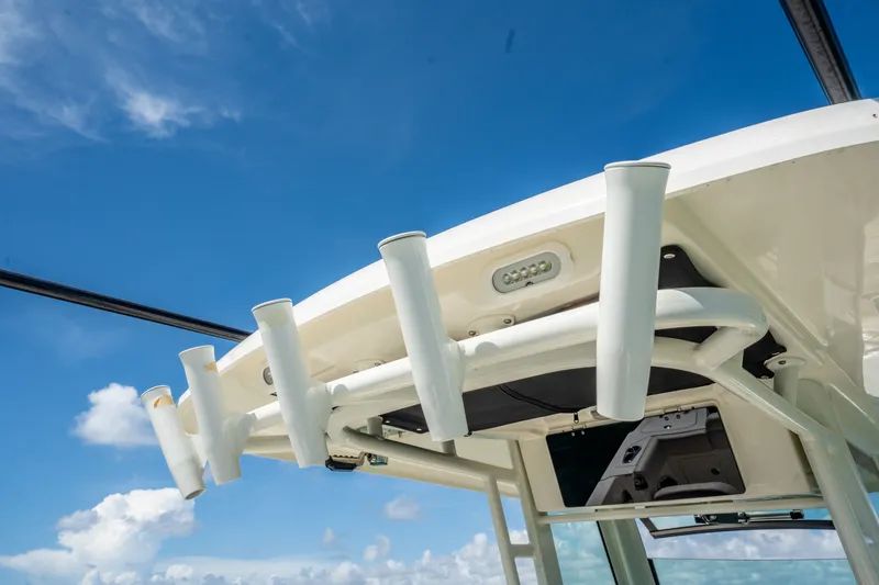 Slide: The Image of Boston Whaler 280 Outrage 2024 - 34