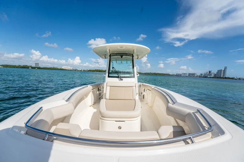 Slide: The Image of Boston Whaler 280 Outrage 2024 - 41
