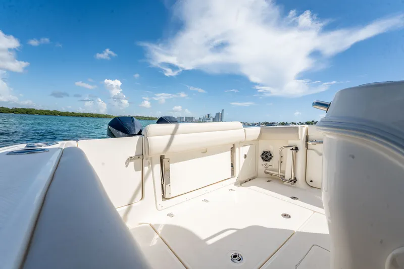 Slide: The Image of Boston Whaler 280 Outrage 2024 - 40