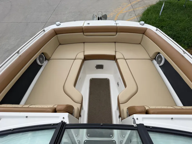 Slide: The Image of Sea Ray 270 Sundeck 2015 - 13