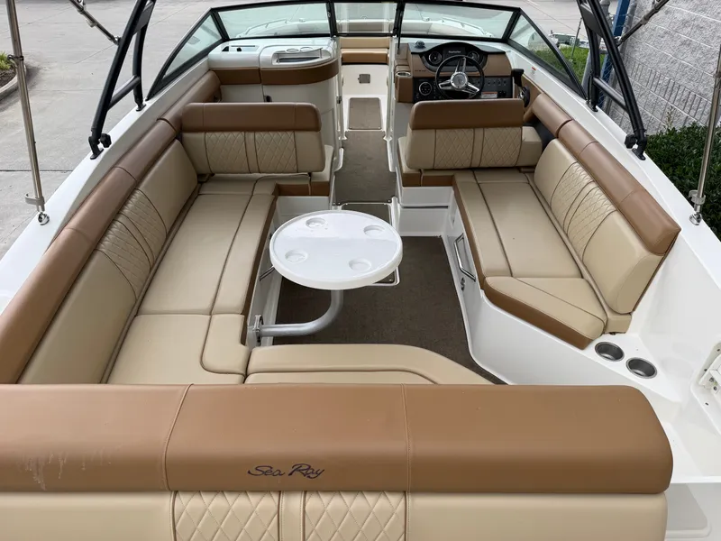 Slide: The Image of Sea Ray 270 Sundeck 2015 - 7