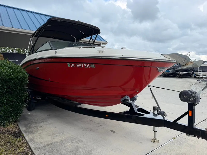 Slide: The Image of Sea Ray 270 Sundeck 2015 - 1