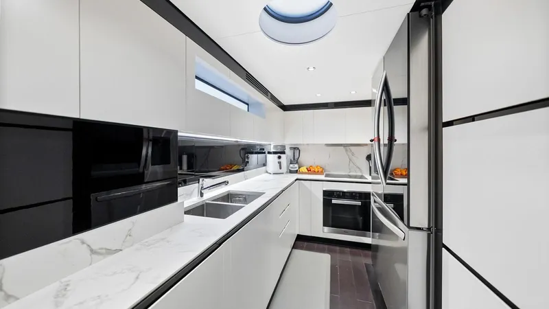 Slide: The Image of Azimut 89 2019 - 23