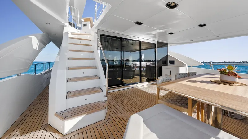 Slide: The Image of Azimut 89 2019 - 11
