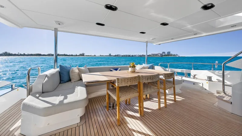Slide: The Image of Azimut 89 2019 - 12