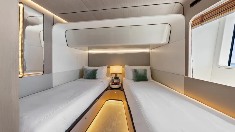 Slide: The Image of Azimut 89 2019 - 20