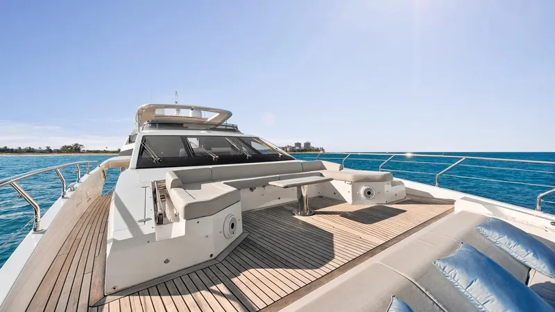 Slide: The Image of Azimut 89 2019 - 7