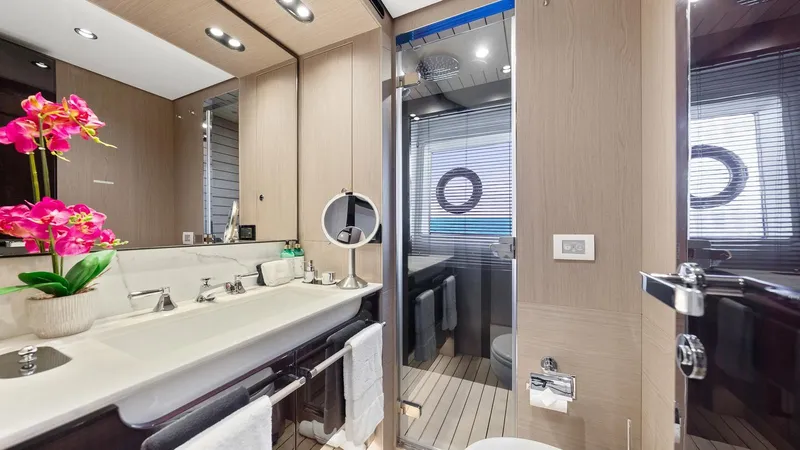 Slide: The Image of Azimut 89 2019 - 19