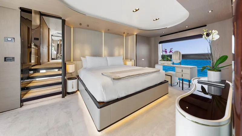 Slide: The Image of Azimut 89 2019 - 16