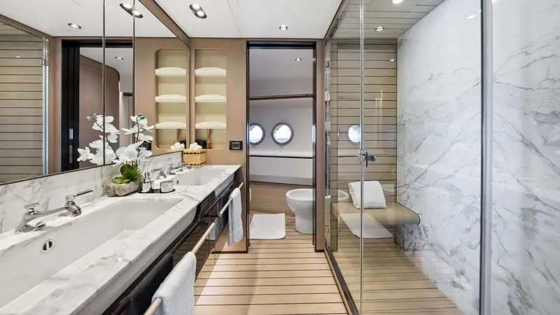 Slide: The Image of Azimut 89 2019 - 17