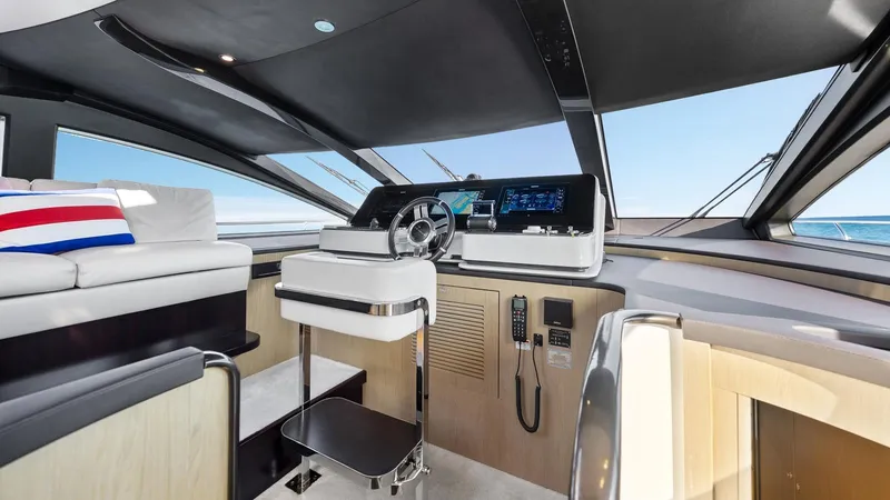 Slide: The Image of Azimut 89 2019 - 15