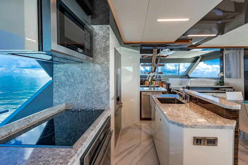 Slide: The Image of Ocean Alexander 84 2019 - 25