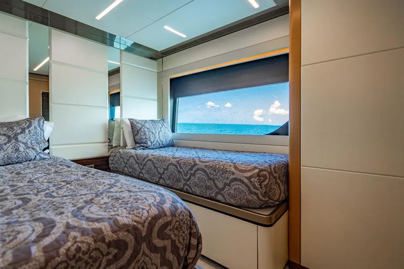 Slide: The Image of Ocean Alexander 84 2019 - 34