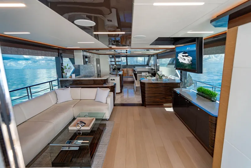 Slide: The Image of Ocean Alexander 84 2019 - 19