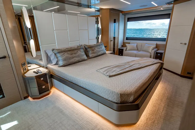 Slide: The Image of Ocean Alexander 84 2019 - 27
