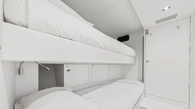 Slide: The Image of Sunseeker 98 2024 - 17