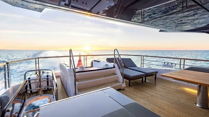 Slide: The Image of Sunseeker 98 2024 - 13