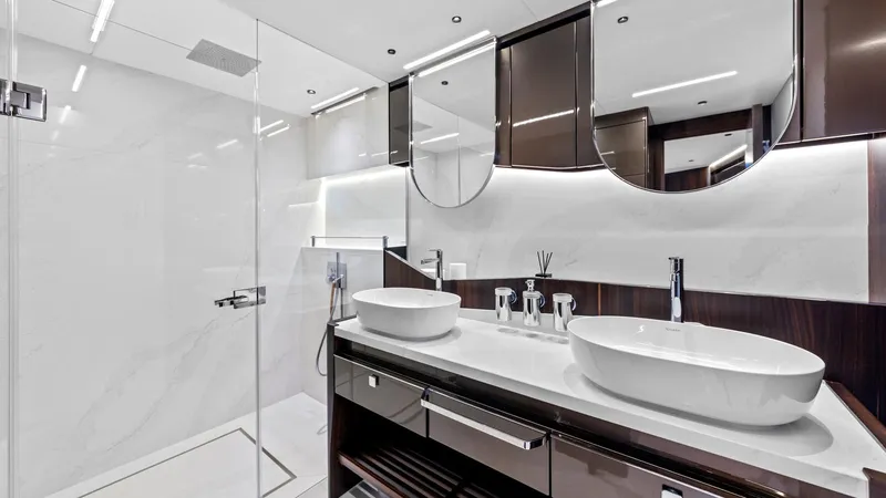 Slide: The Image of Sunseeker 98 2024 - 4