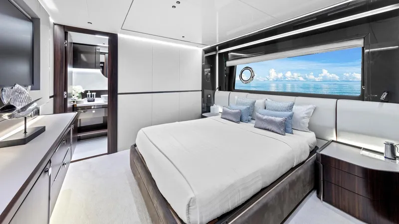 Slide: The Image of Sunseeker 98 2024 - 5
