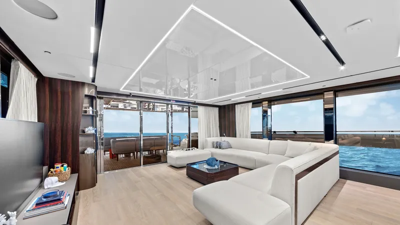 Slide: The Image of Sunseeker 98 2024 - 8