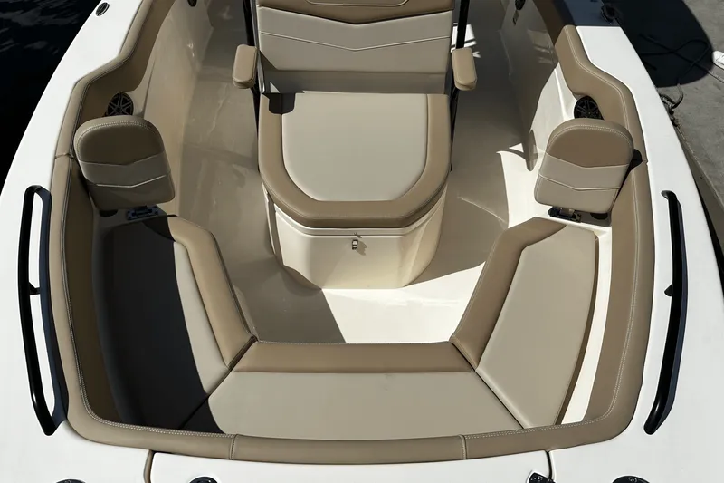 Slide: The Image of Scout 215 XSF 2024 - 5