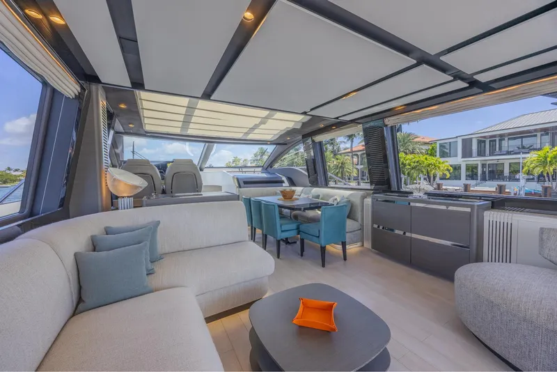 Slide: The Image of Azimut 80 2022 - 17
