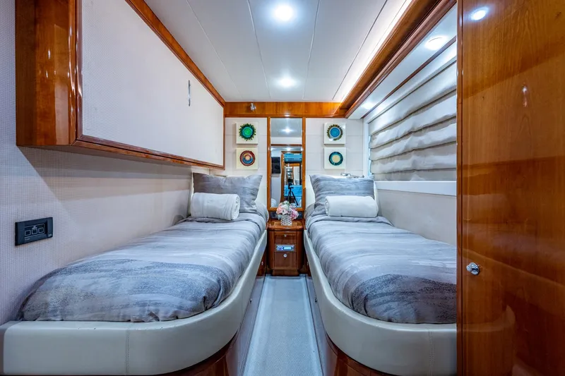 Slide: The Image of Ferretti 83 2006 - 24
