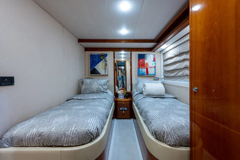 Slide: The Image of Ferretti 83 2006 - 27