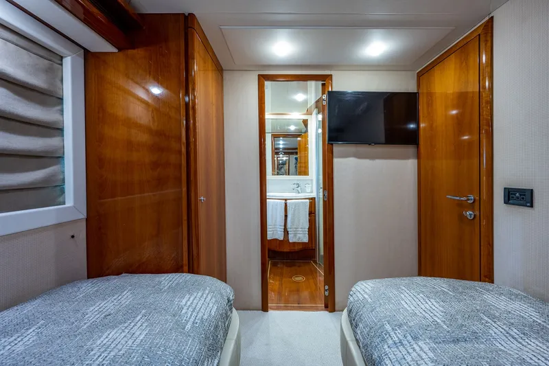 Slide: The Image of Ferretti 83 2006 - 25