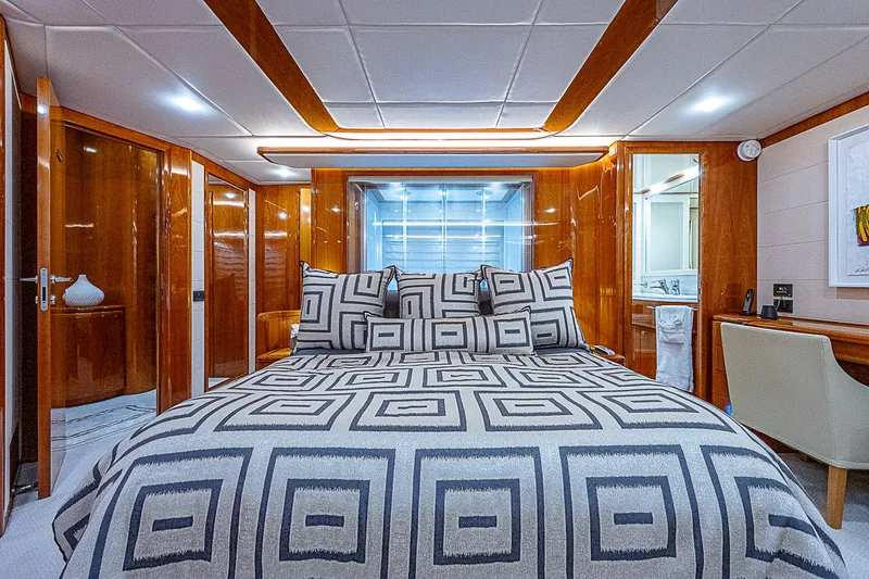 Slide: The Image of Ferretti 83 2006 - 21