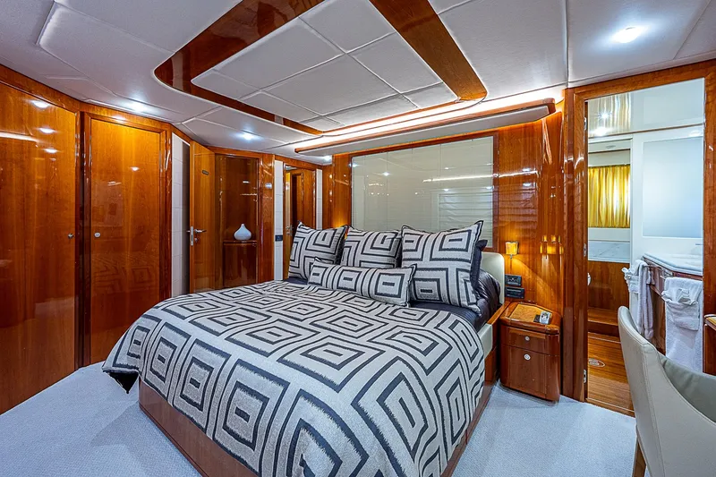 Slide: The Image of Ferretti 83 2006 - 20