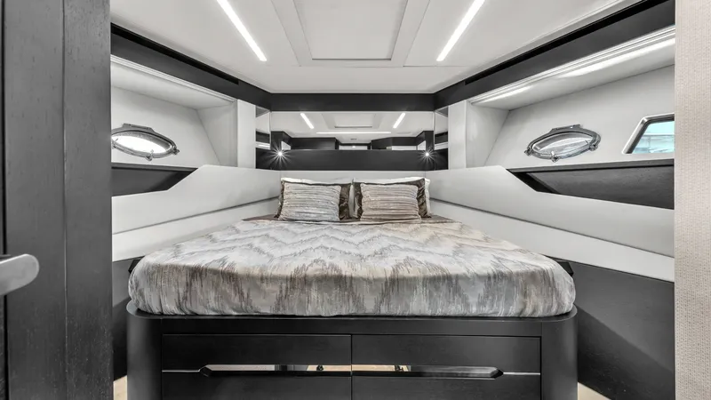Slide: The Image of Pershing 84 2020 - 19