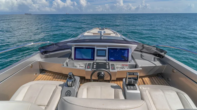 Slide: The Image of Pershing 84 2020 - 5