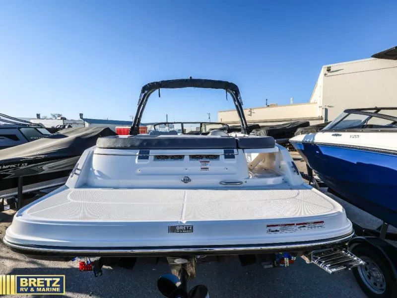 Slide: The Image of Bayliner VR6 Bowrider 2026 - 9