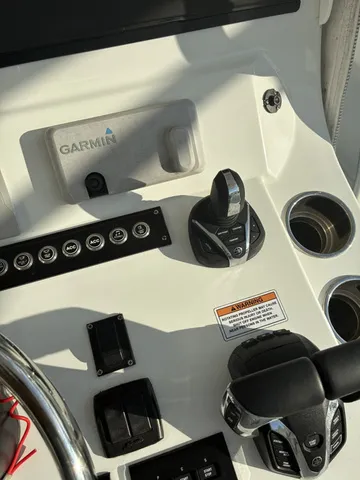 Slide: The Image of Contender 39ST 39' 2024 - 11