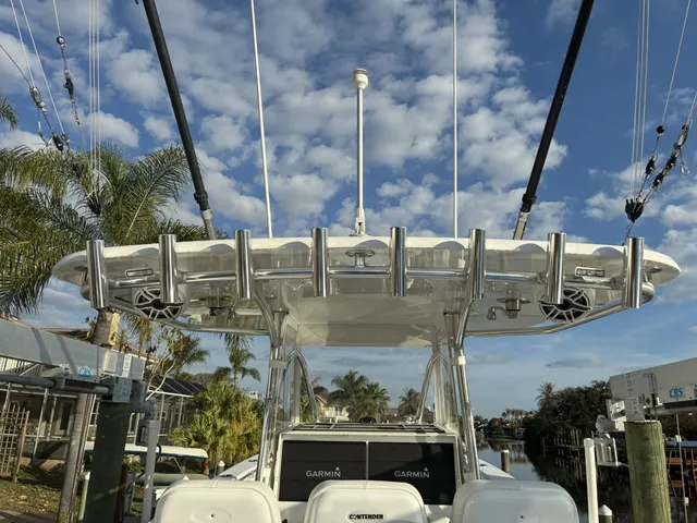 Slide: The Image of Contender 39ST 39' 2024 - 13