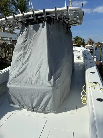 Slide: The Image of Contender 39ST 39' 2024 - 15