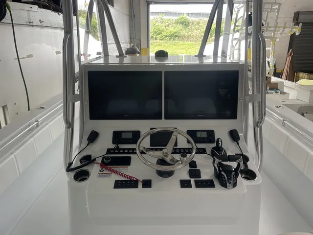 Slide: The Image of Contender 39ST 39' 2024 - 22