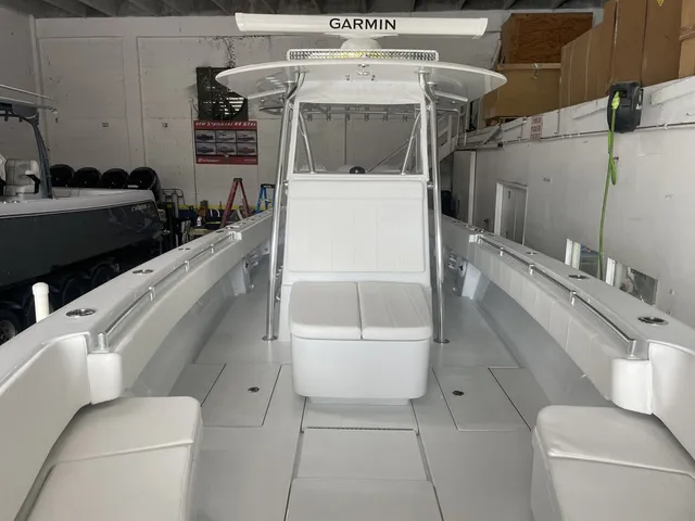 Slide: The Image of Contender 39ST 39' 2024 - 24