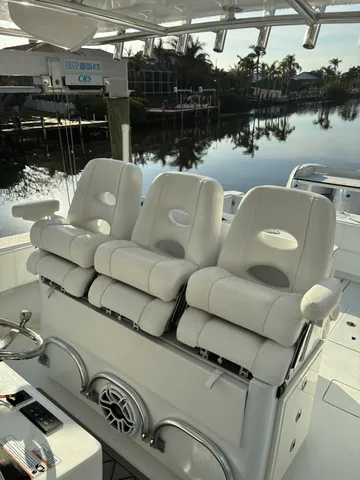 Slide: The Image of Contender 39ST 39' 2024 - 9